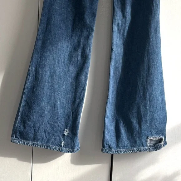 We The Free Free People Distressed Flare Jeans Size 24 - Picture 9 of 14